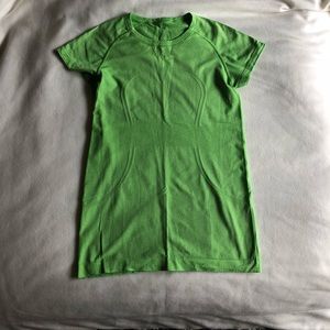 Lululemon short sleeve top